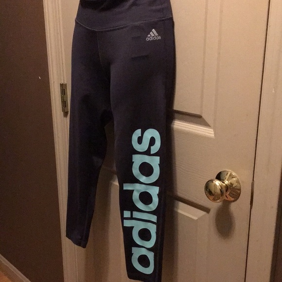 Adidas Shorts and Capri set Small EUC - Picture 8 of 8
